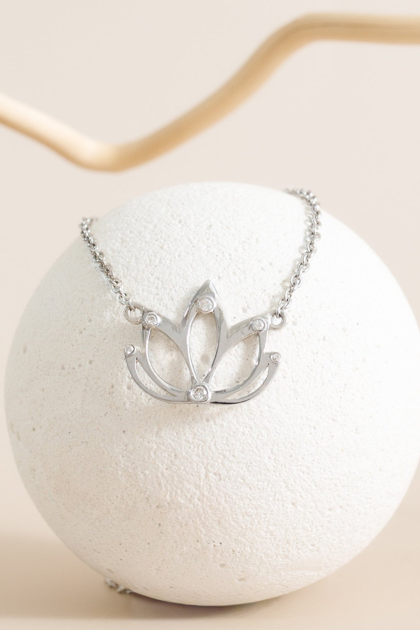 Lotus Glow Necklace-Silver